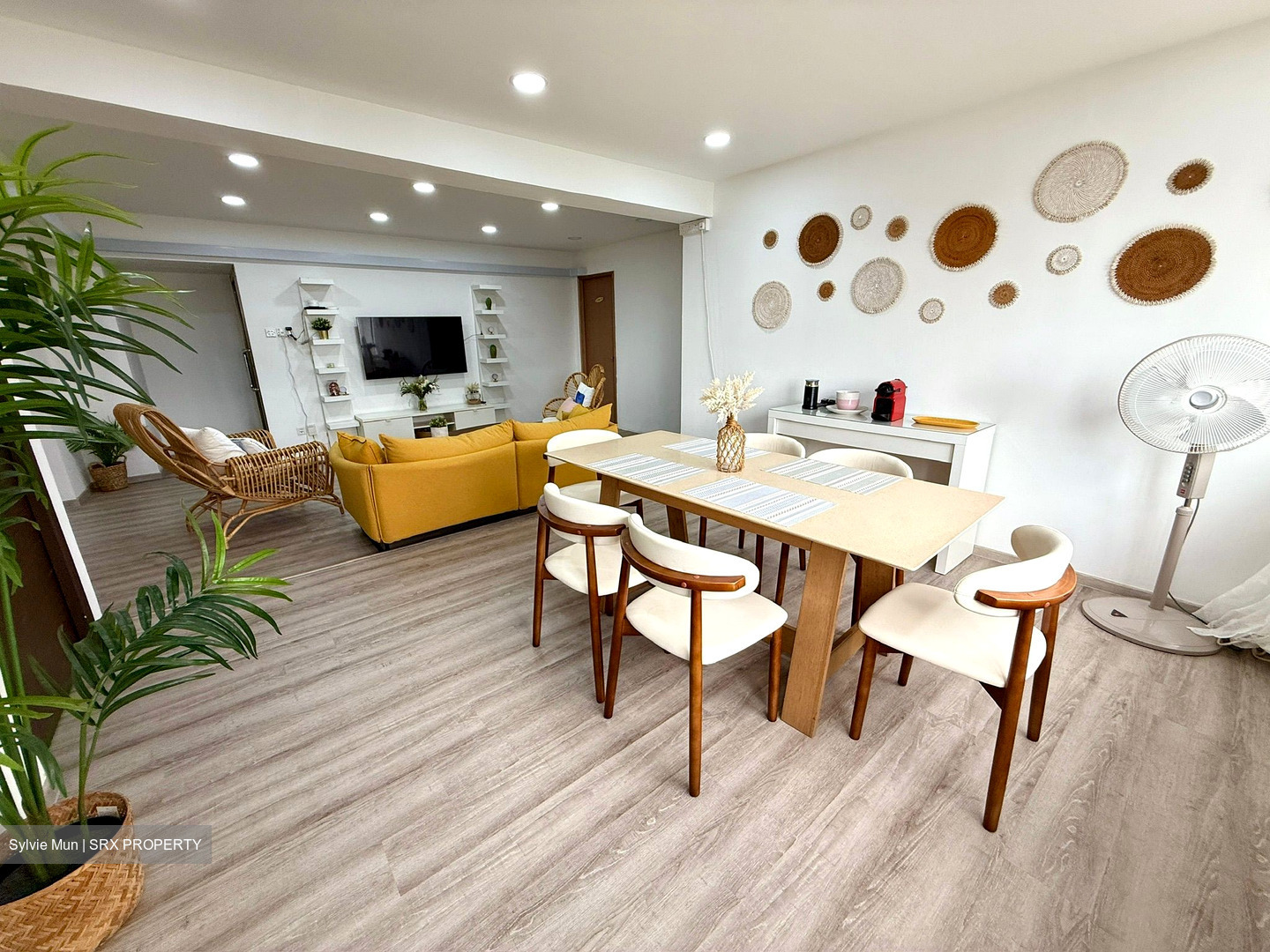 Lucky Plaza (D9), Apartment #572770151